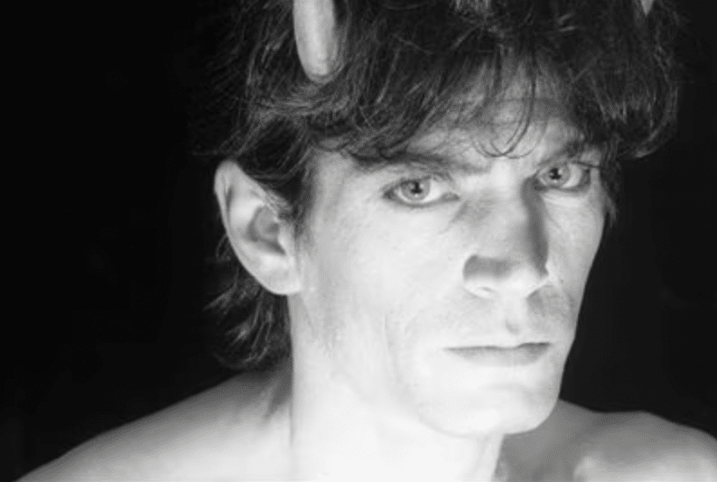 https://www.philob.com/wp-content/uploads/2021/12/Mapplethorpe_portrait-1.png