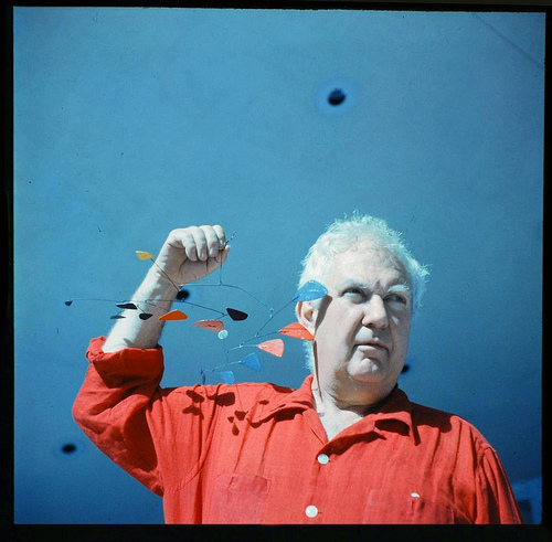 https://www.philob.com/wp-content/uploads/2021/12/Portrait_calder.jpg