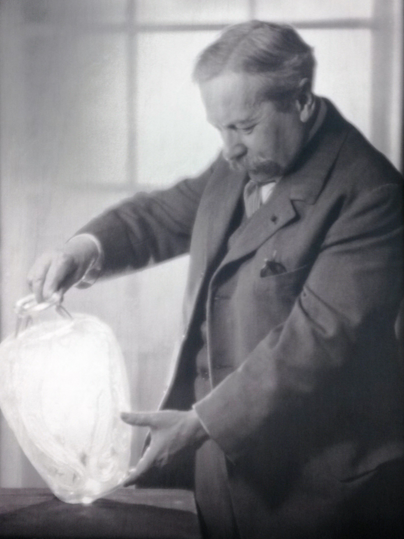 https://www.philob.com/wp-content/uploads/2021/12/Portrait_rene_lalique.jpg