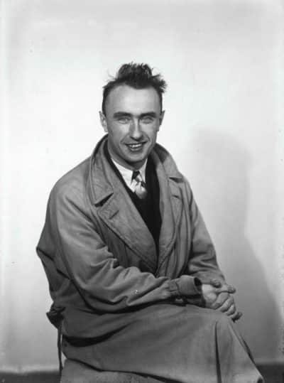 https://www.philob.com/wp-content/uploads/2021/12/Tanguy_Yves_portrait-e1662041983677.jpg
