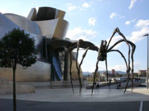 La sculpture "Maman arraignée" de Louise Bourgeois