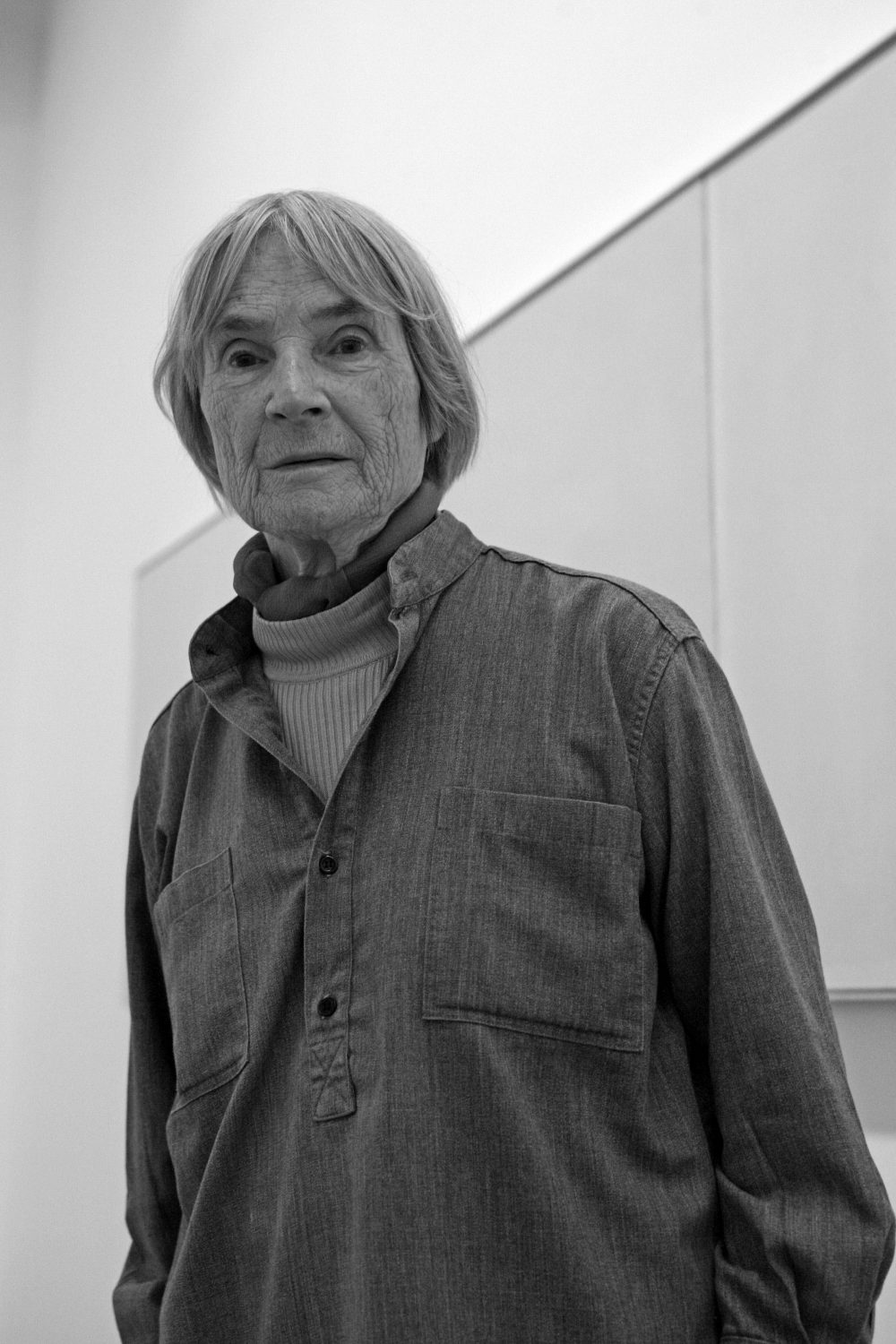 https://www.philob.com/wp-content/uploads/2021/12/portrait_genevive-asse_agence-leemage_aware_women-artists_artistes-femmes-1000x1500-1.jpg
