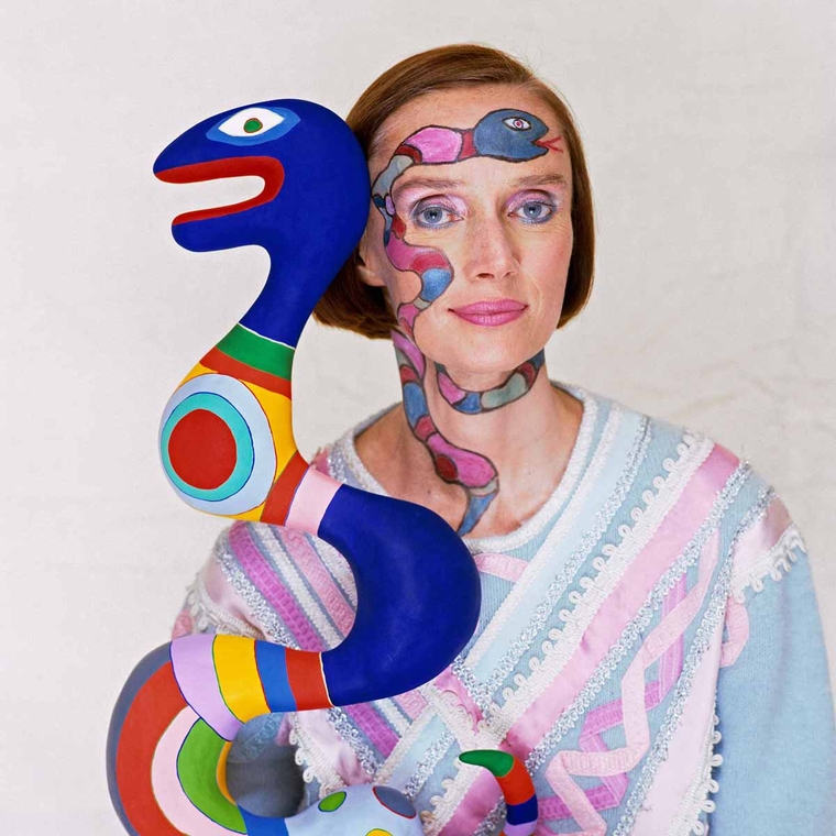 https://www.philob.com/wp-content/uploads/2021/12/portrait_niki_de_saint_phalle.jpeg