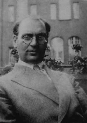 https://www.philob.com/wp-content/uploads/2024/11/Falk_Robert_portrait.jpg