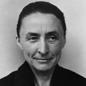 https://www.philob.com/wp-content/uploads/2024/11/Georgia-OKeeffe.jpeg